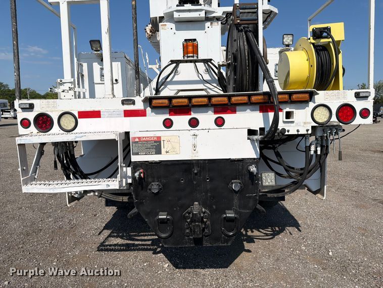 image for item FB5048 2013 Freightliner 114SD digger derrick truck
