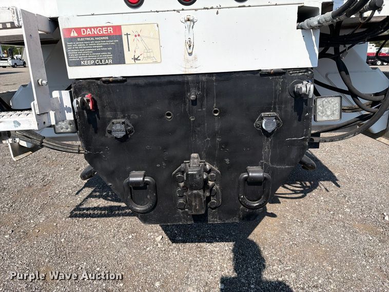 image for item FB5048 2013 Freightliner 114SD digger derrick truck