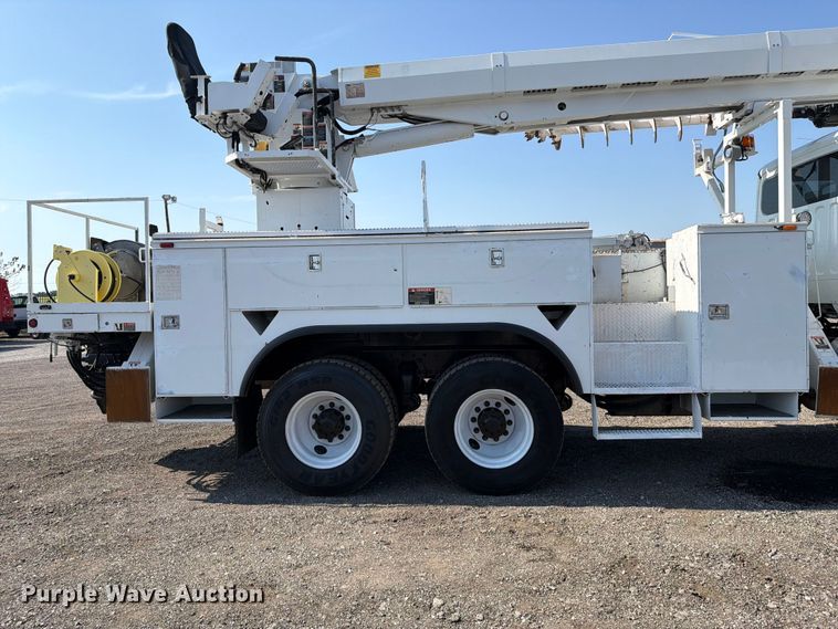 image for item FB5048 2013 Freightliner 114SD digger derrick truck