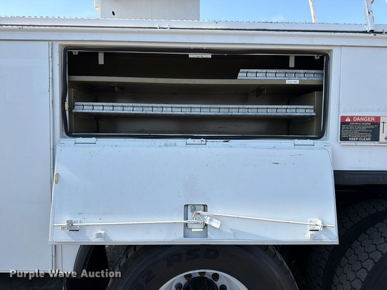 image for item FB5048 2013 Freightliner 114SD digger derrick truck
