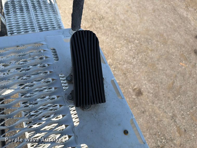 image for item FB5048 2013 Freightliner 114SD digger derrick truck