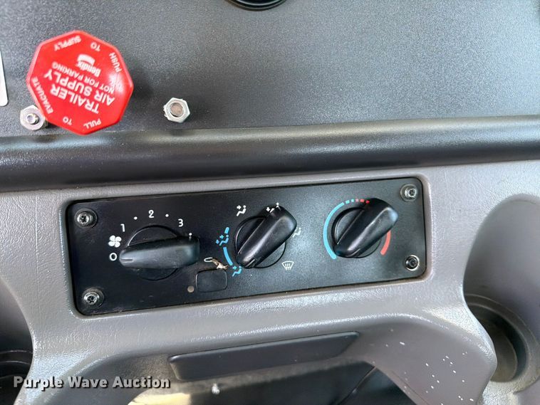 image for item FB5048 2013 Freightliner 114SD digger derrick truck
