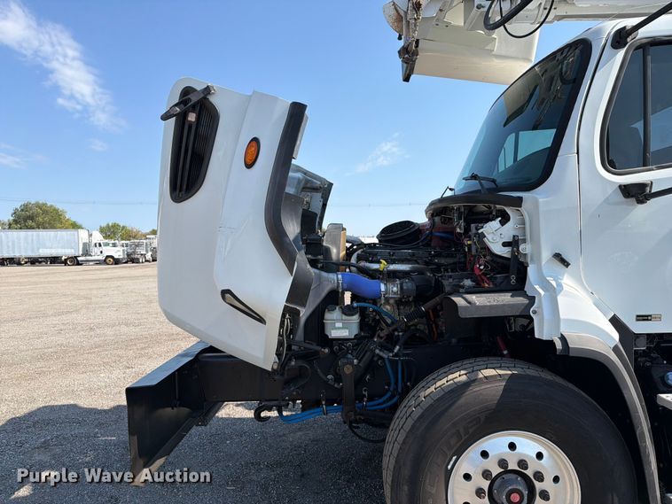 image for item FB5048 2013 Freightliner 114SD digger derrick truck