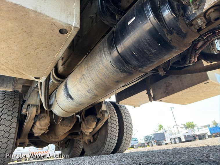 image for item FB5048 2013 Freightliner 114SD digger derrick truck