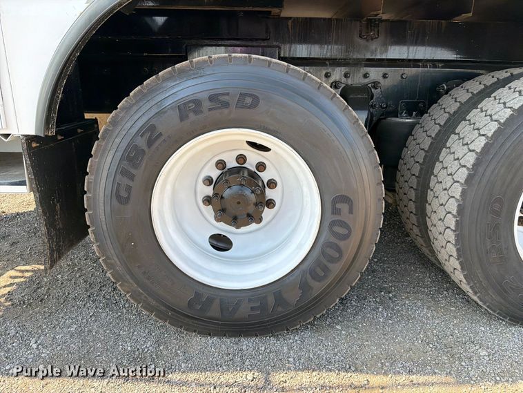 image for item FB5048 2013 Freightliner 114SD digger derrick truck