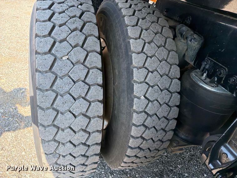 image for item FB5048 2013 Freightliner 114SD digger derrick truck