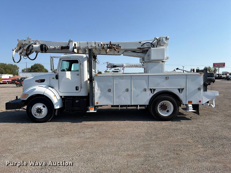 image for item FB5049 2007 Peterbilt 335 digger derrick truck