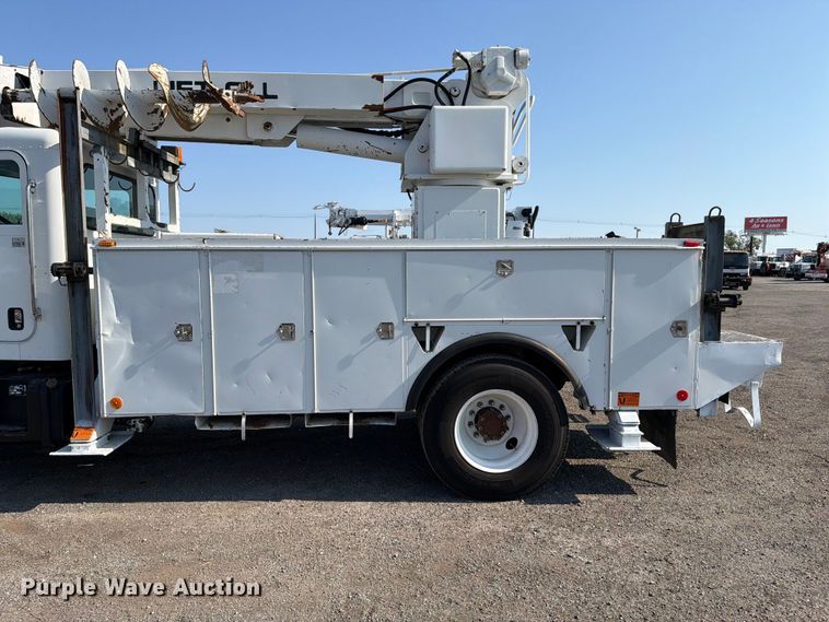 image for item FB5049 2007 Peterbilt 335 digger derrick truck