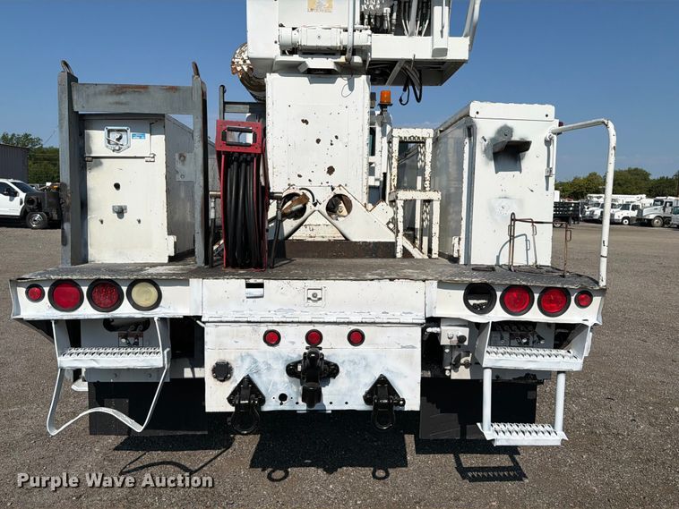 image for item FB5049 2007 Peterbilt 335 digger derrick truck