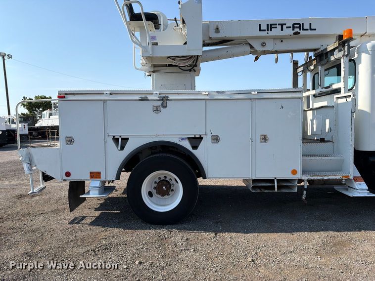 image for item FB5049 2007 Peterbilt 335 digger derrick truck