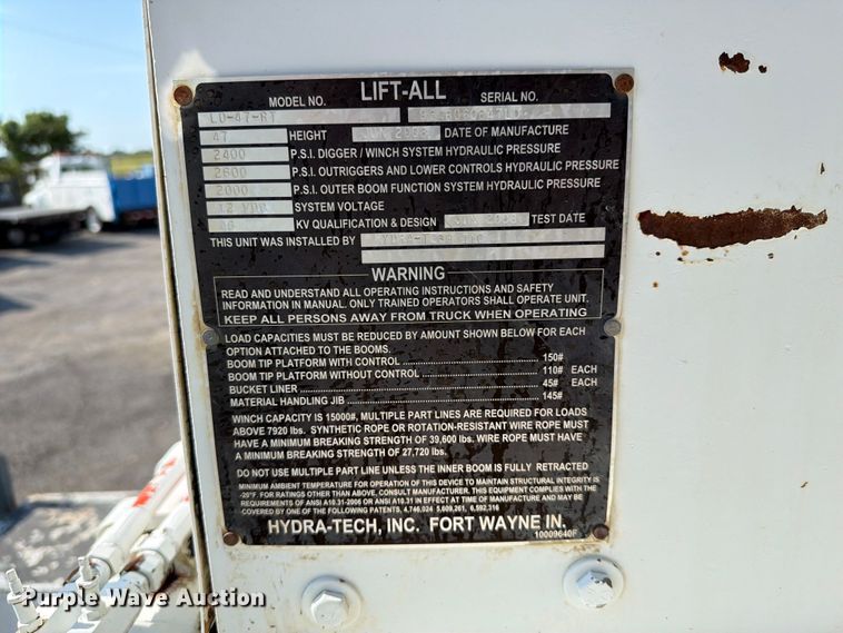 image for item FB5049 2007 Peterbilt 335 digger derrick truck
