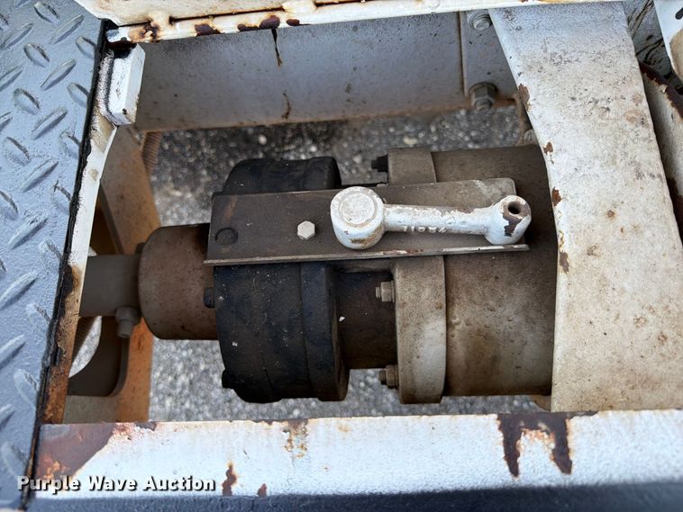 image for item FB5049 2007 Peterbilt 335 digger derrick truck