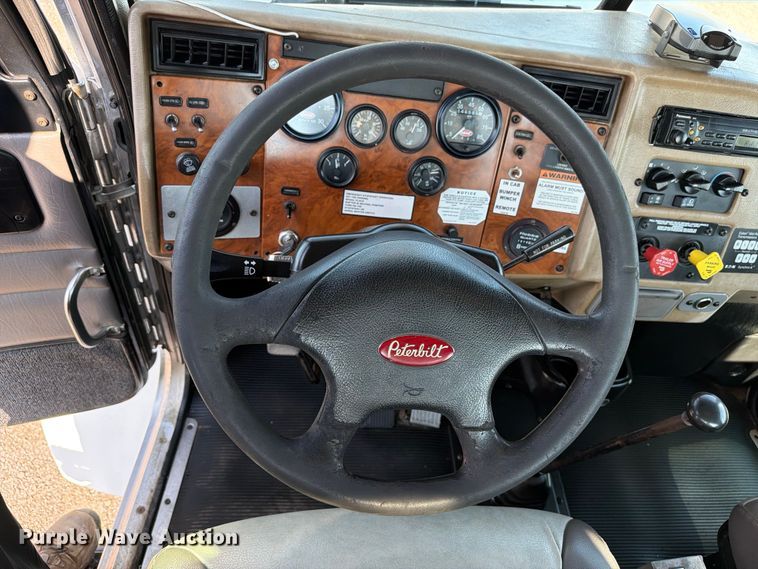 image for item FB5049 2007 Peterbilt 335 digger derrick truck