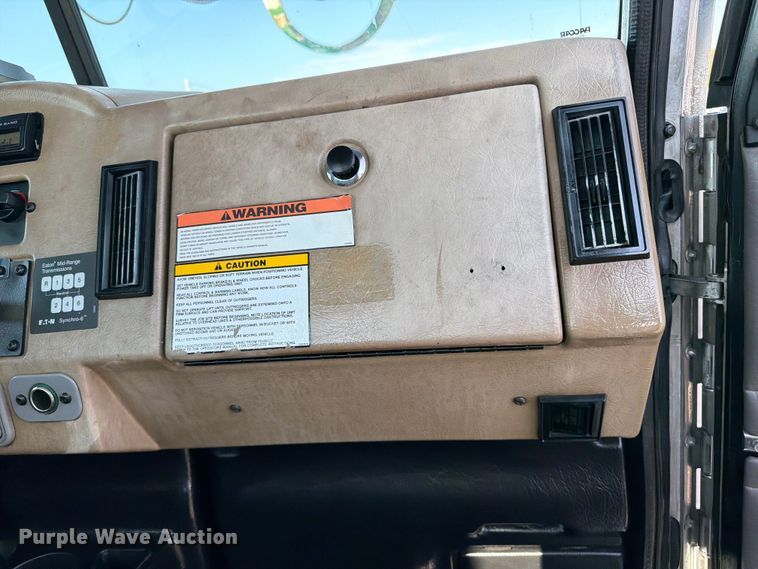 image for item FB5049 2007 Peterbilt 335 digger derrick truck