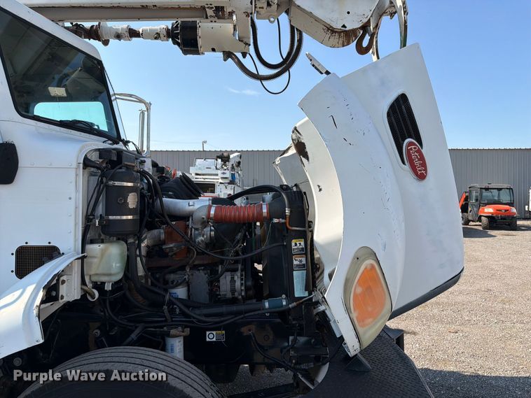 image for item FB5049 2007 Peterbilt 335 digger derrick truck