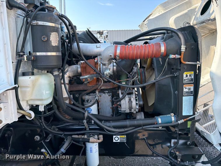 image for item FB5049 2007 Peterbilt 335 digger derrick truck