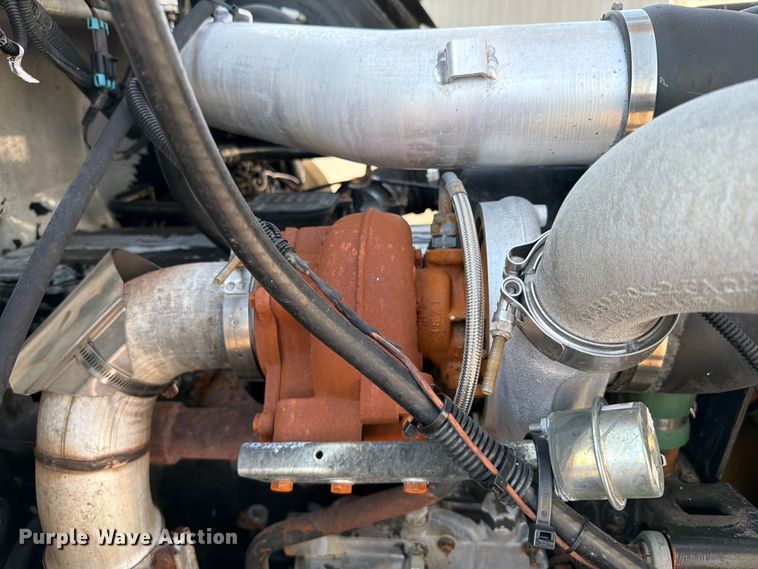 image for item FB5049 2007 Peterbilt 335 digger derrick truck
