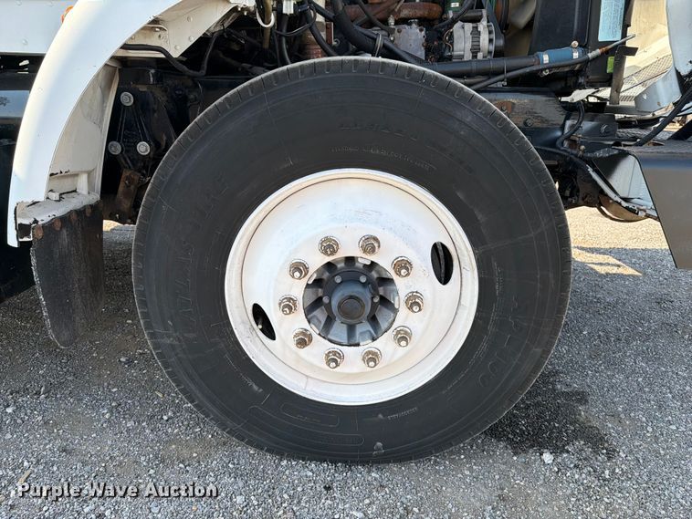 image for item FB5049 2007 Peterbilt 335 digger derrick truck