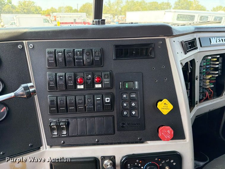 image for item FB5051 2014 Western Star 4700 crane truck