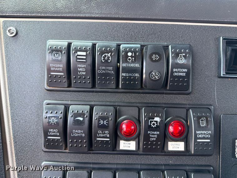 image for item FB5051 2014 Western Star 4700 crane truck