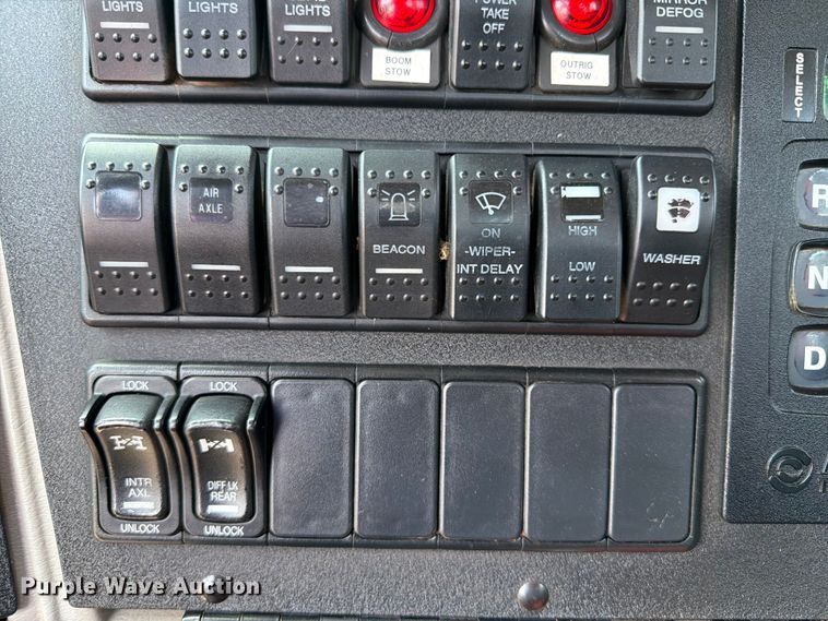 image for item FB5051 2014 Western Star 4700 crane truck