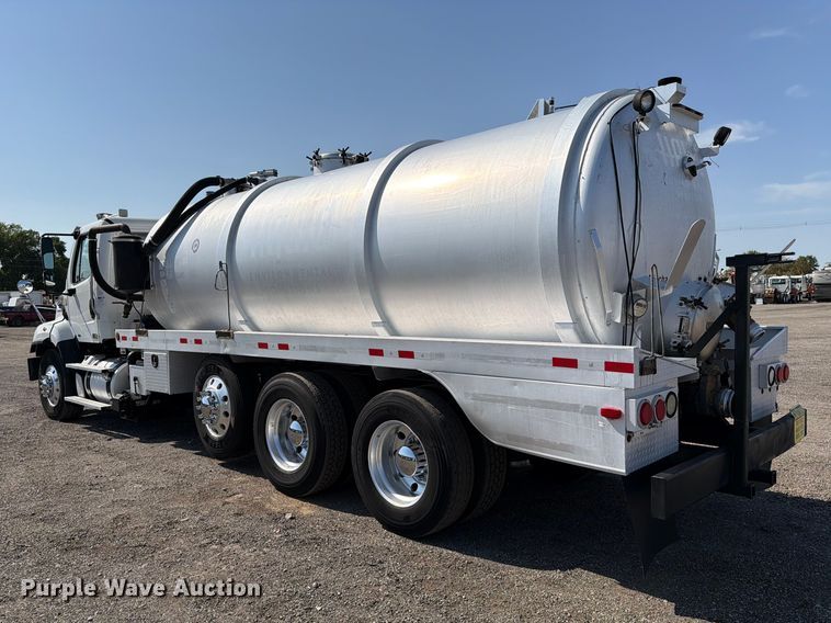 image for item FB5055 2015 Freightliner 114SD vacuum truck