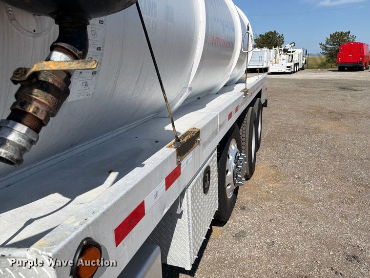 image for item FB5055 2015 Freightliner 114SD vacuum truck