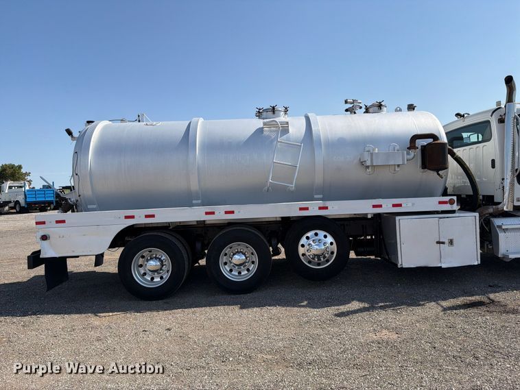 image for item FB5055 2015 Freightliner 114SD vacuum truck