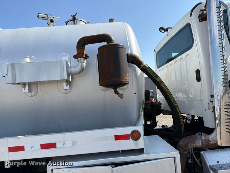 image for item FB5055 2015 Freightliner 114SD vacuum truck