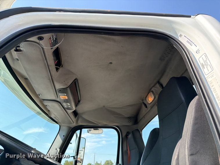 image for item FB5055 2015 Freightliner 114SD vacuum truck