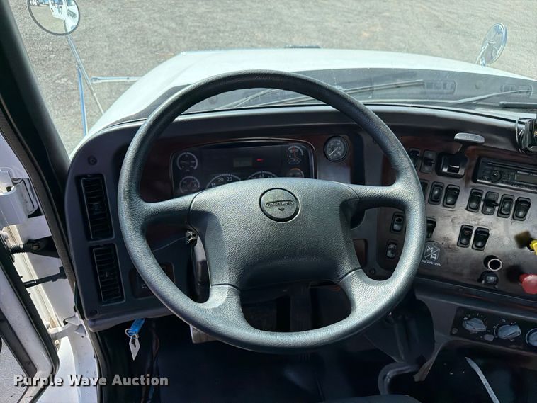 image for item FB5055 2015 Freightliner 114SD vacuum truck