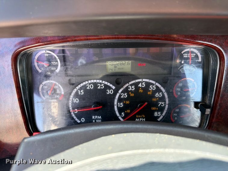 image for item FB5055 2015 Freightliner 114SD vacuum truck