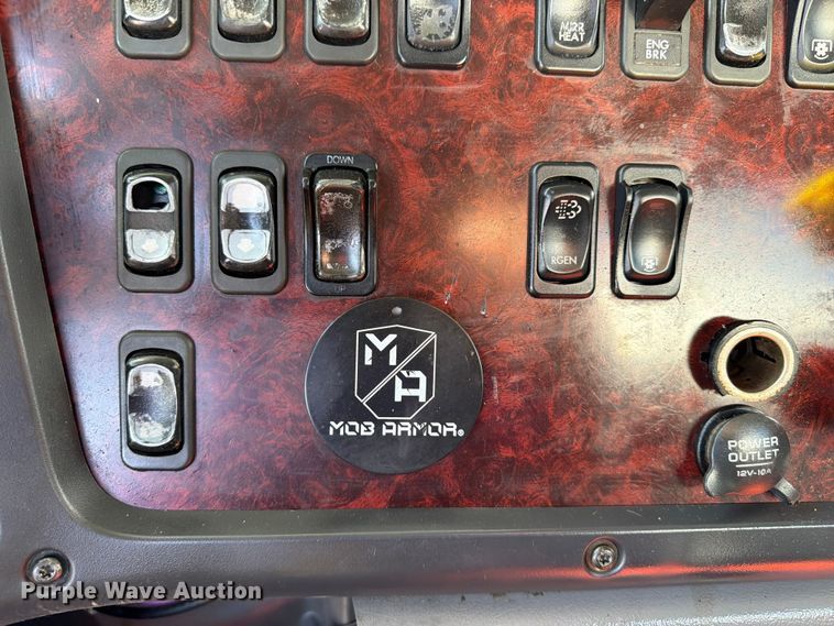 image for item FB5055 2015 Freightliner 114SD vacuum truck