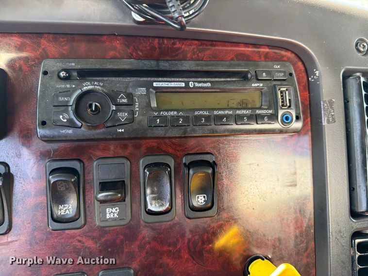 image for item FB5055 2015 Freightliner 114SD vacuum truck