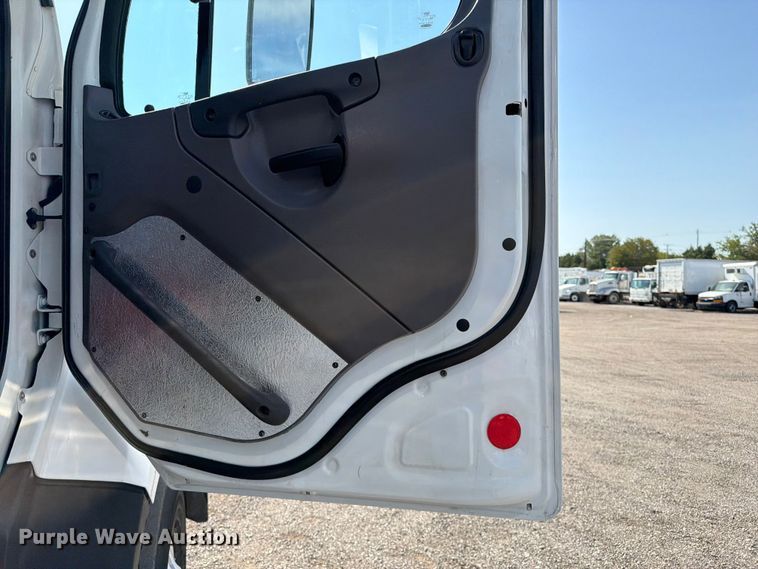 image for item FB5055 2015 Freightliner 114SD vacuum truck