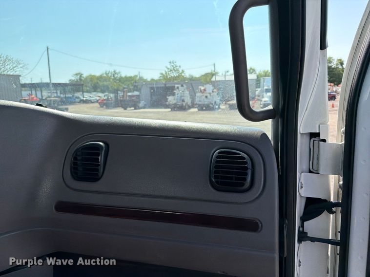image for item FB5055 2015 Freightliner 114SD vacuum truck