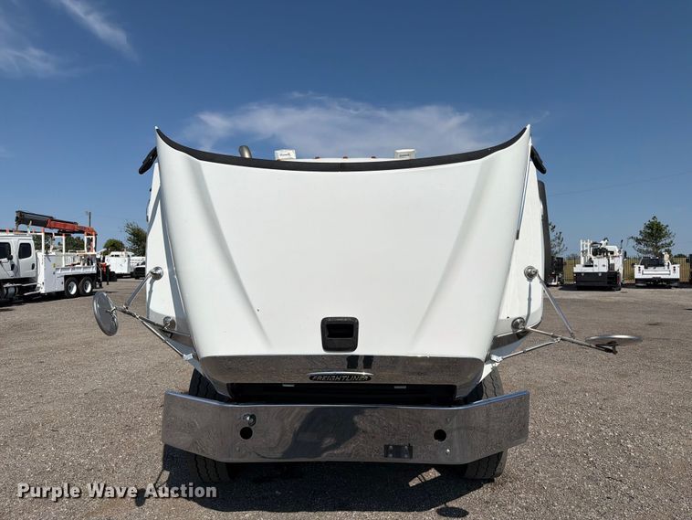image for item FB5055 2015 Freightliner 114SD vacuum truck