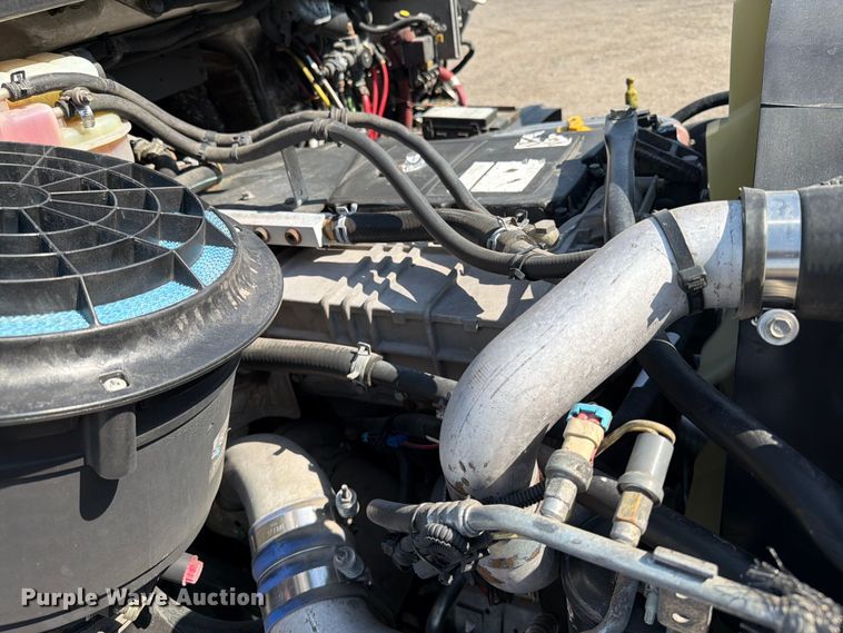 image for item FB5055 2015 Freightliner 114SD vacuum truck