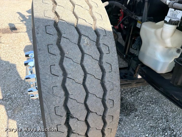 image for item FB5055 2015 Freightliner 114SD vacuum truck