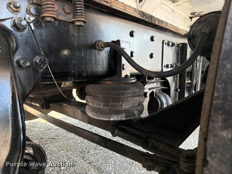 image for item FB5055 2015 Freightliner 114SD vacuum truck