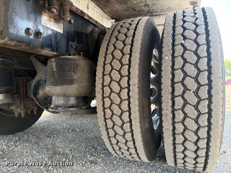 image for item FB5055 2015 Freightliner 114SD vacuum truck