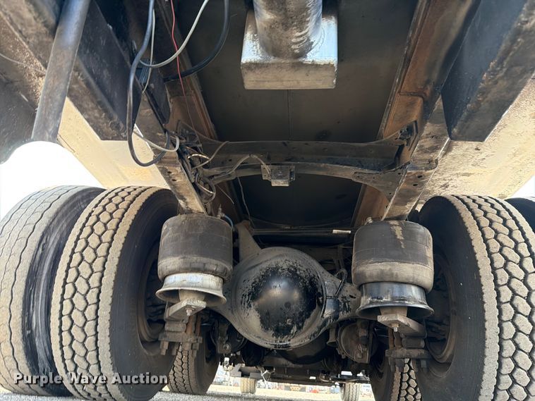 image for item FB5055 2015 Freightliner 114SD vacuum truck