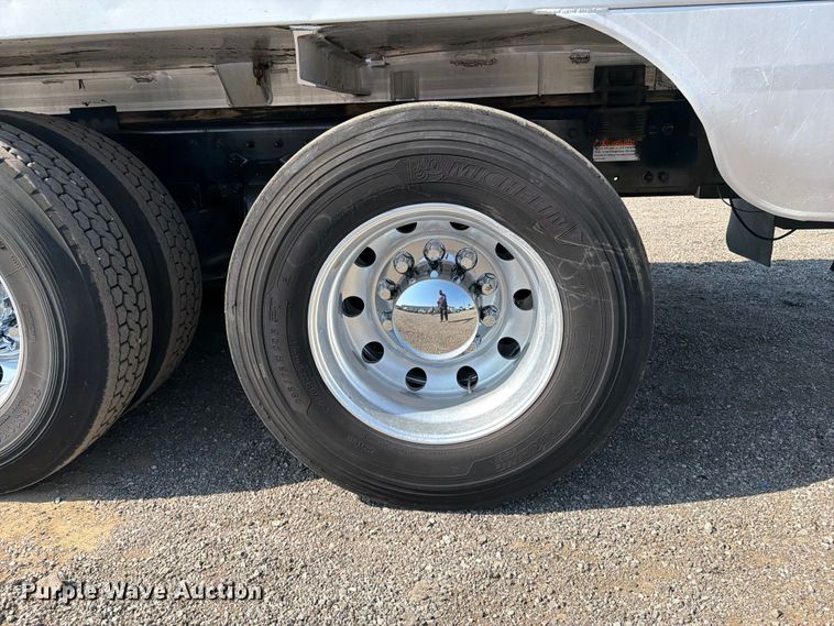 image for item FB5055 2015 Freightliner 114SD vacuum truck