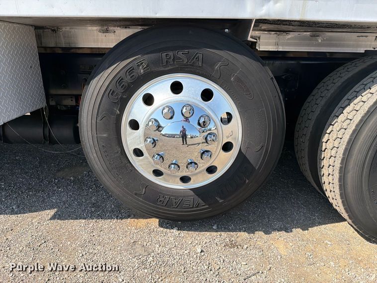 image for item FB5055 2015 Freightliner 114SD vacuum truck