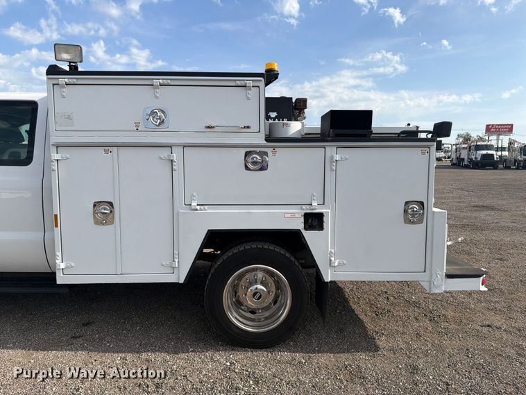 image for item FB5057 2014 Ford F450 Super Duty Ext. Cab utility / service truck