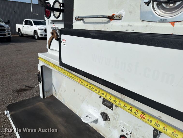 image for item FB5057 2014 Ford F450 Super Duty Ext. Cab utility / service truck