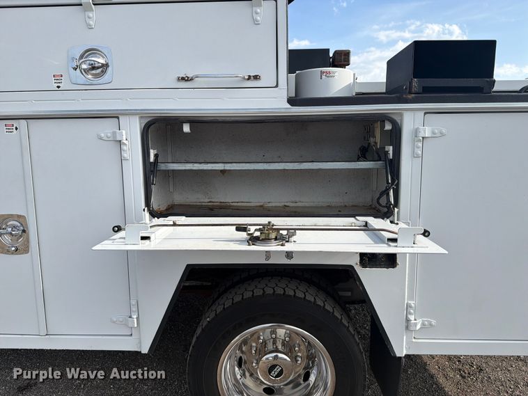 image for item FB5057 2014 Ford F450 Super Duty Ext. Cab utility / service truck
