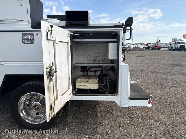 image for item FB5057 2014 Ford F450 Super Duty Ext. Cab utility / service truck