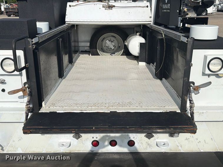 image for item FB5057 2014 Ford F450 Super Duty Ext. Cab utility / service truck