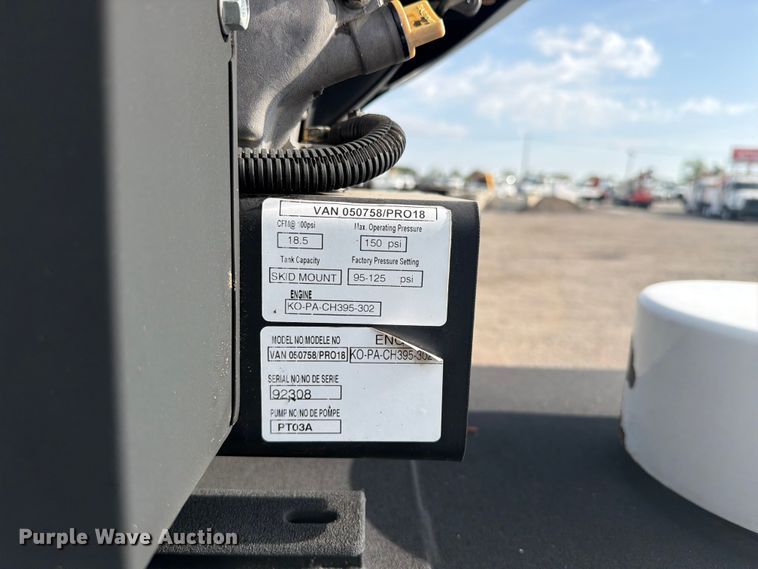 image for item FB5057 2014 Ford F450 Super Duty Ext. Cab utility / service truck